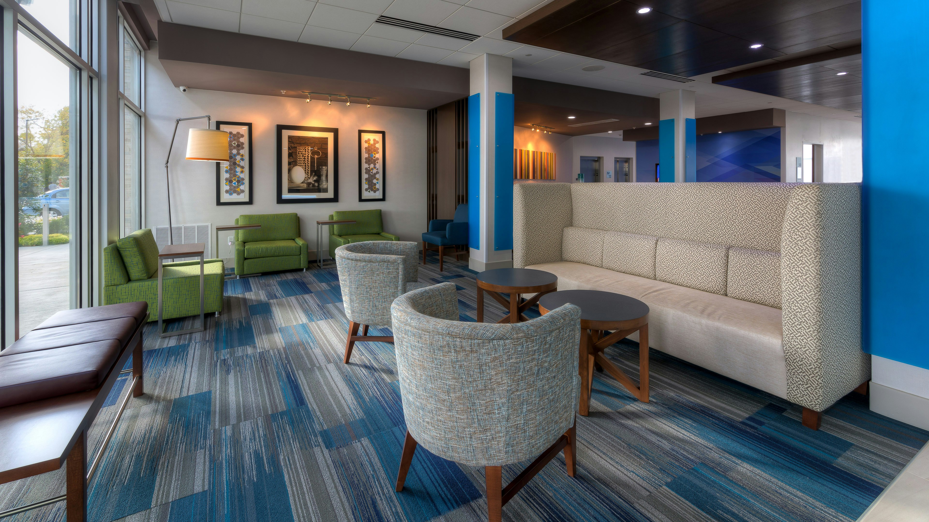 Holiday Inn Express Suites Tulsa Midtown 44/68