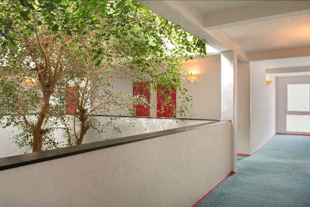 greet Hotel Montbeliard 11/61