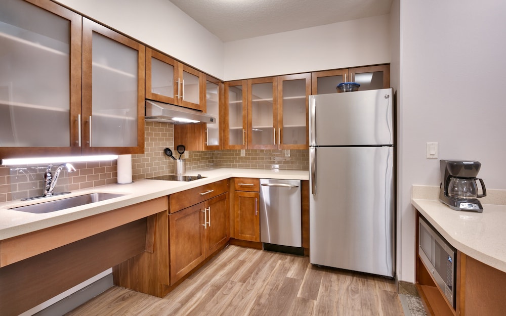 STAYBRIDGE SUITES GAINESVILLE I-75 17/68