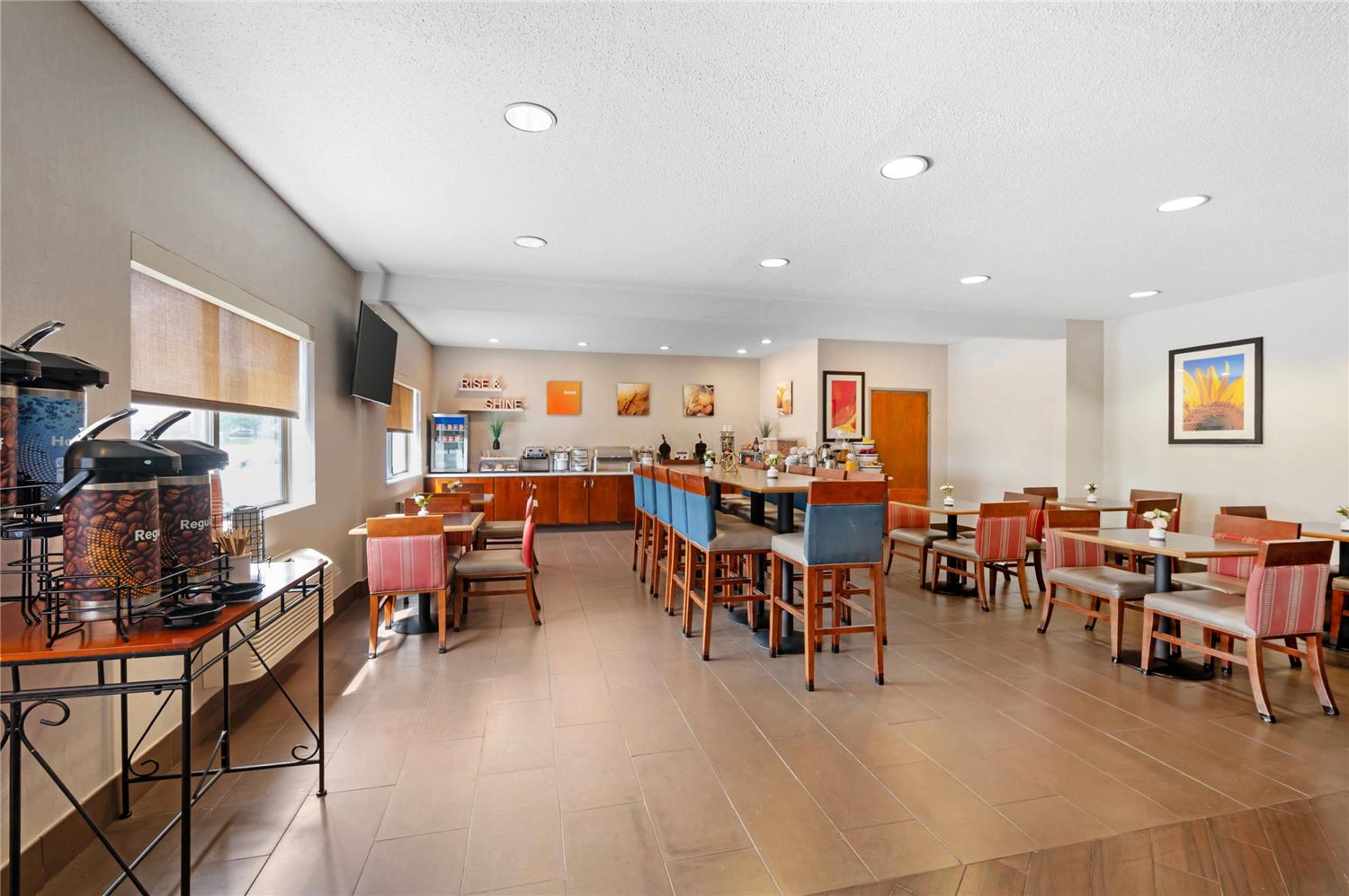 Comfort Inn & Suites North Greenfield 13/21