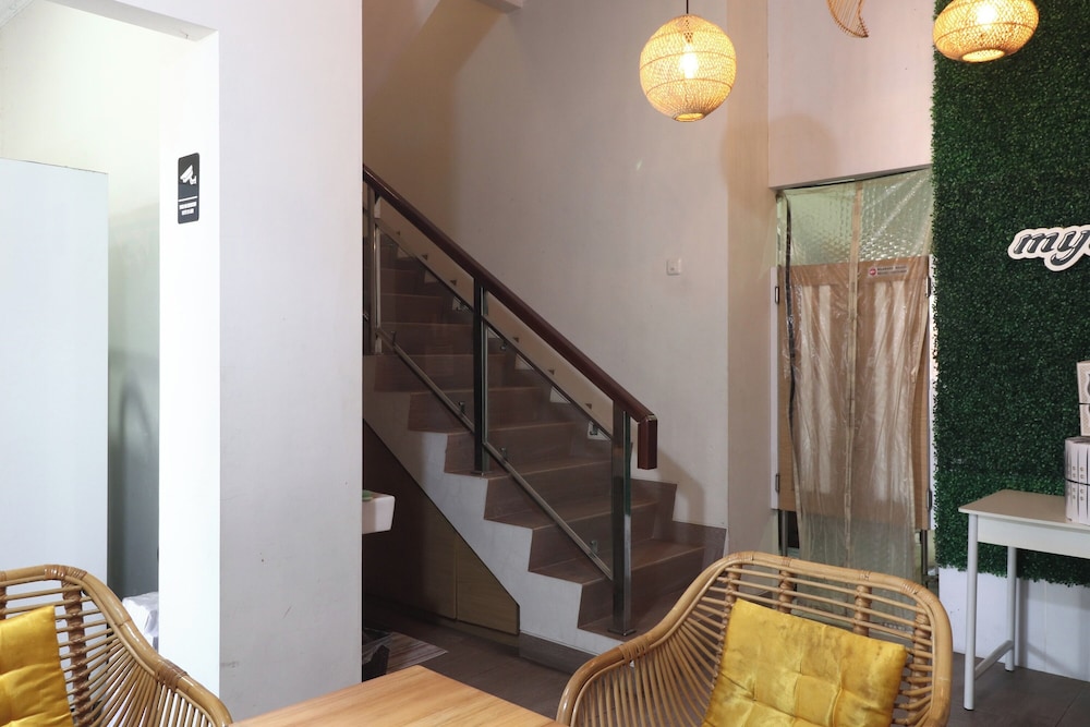 Bisma Balcony Homestay 24/64