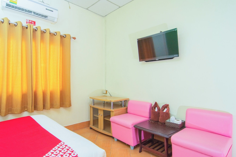 OYO 534 Phasuk Hotel 52/64