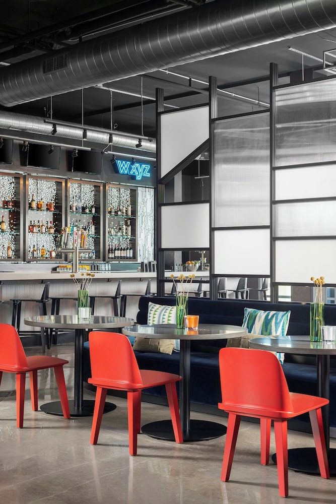 Aloft DFW Airport North 32/44