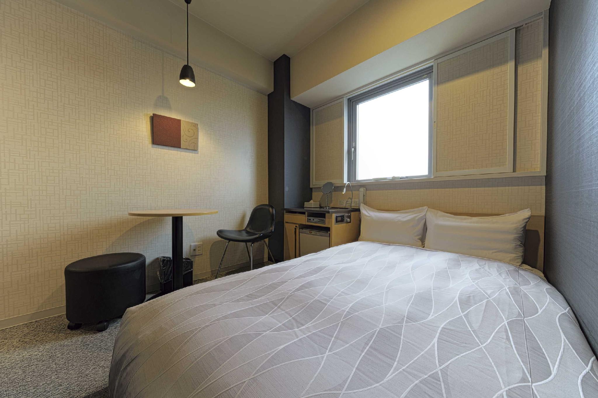 Semi Room, King Bed