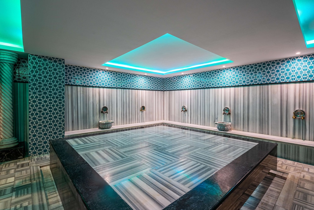 Avena Resort and Spa Hotel 36/68