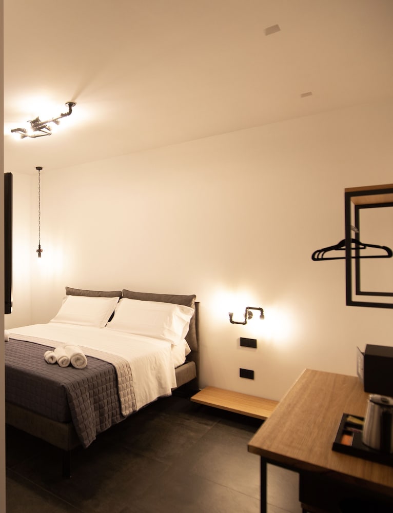 Napoliurbansuite 15/50