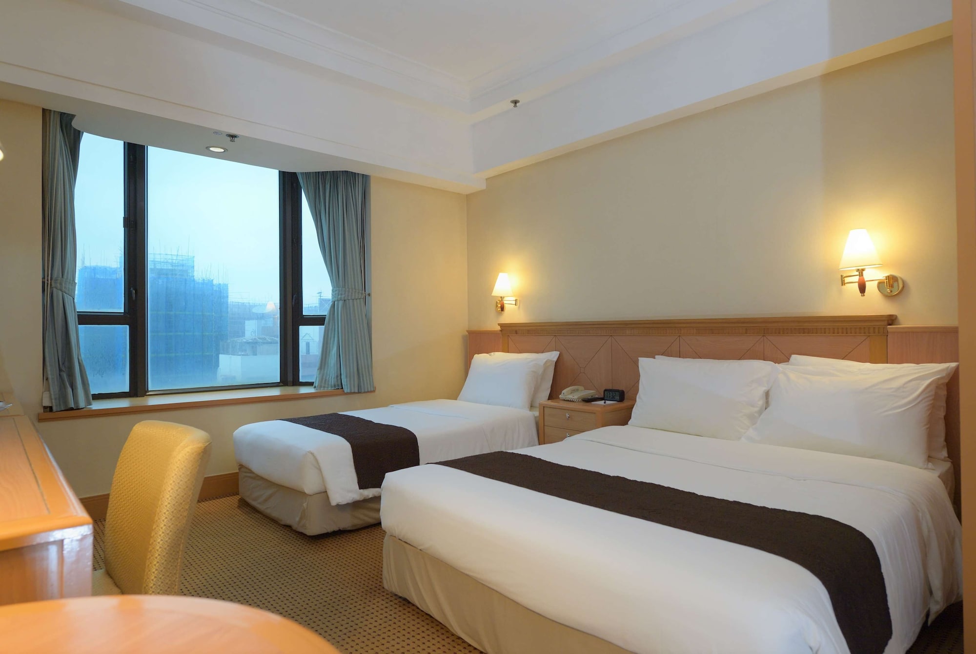 FAMILY, MULTIPLE BEDS, CITY VIEW