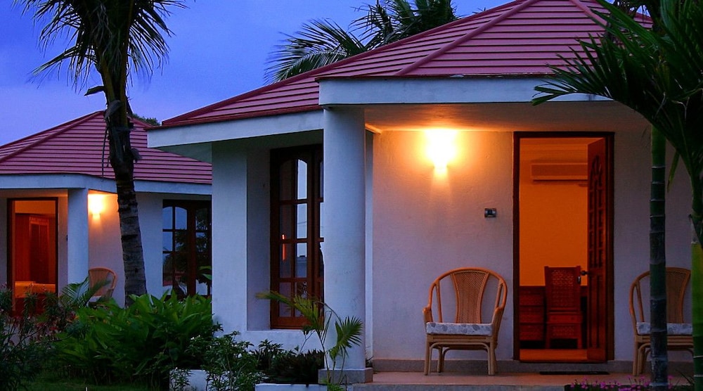 CHARIOT BEACH RESORT 1/50