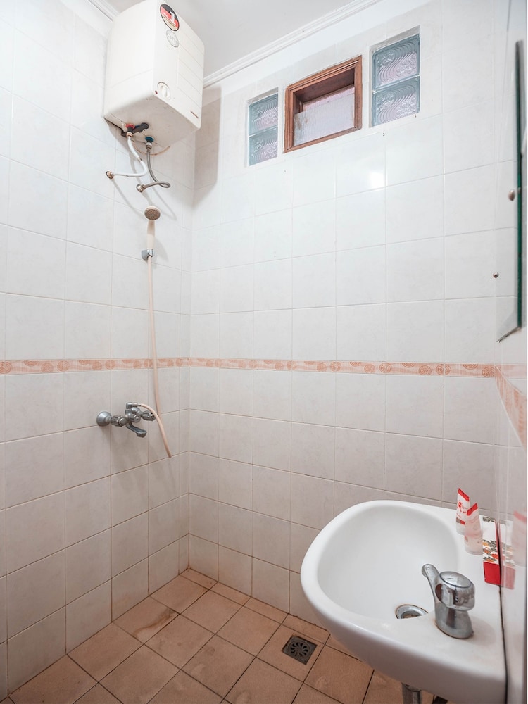 OYO 686 Bunga Karang Hotel 44/46