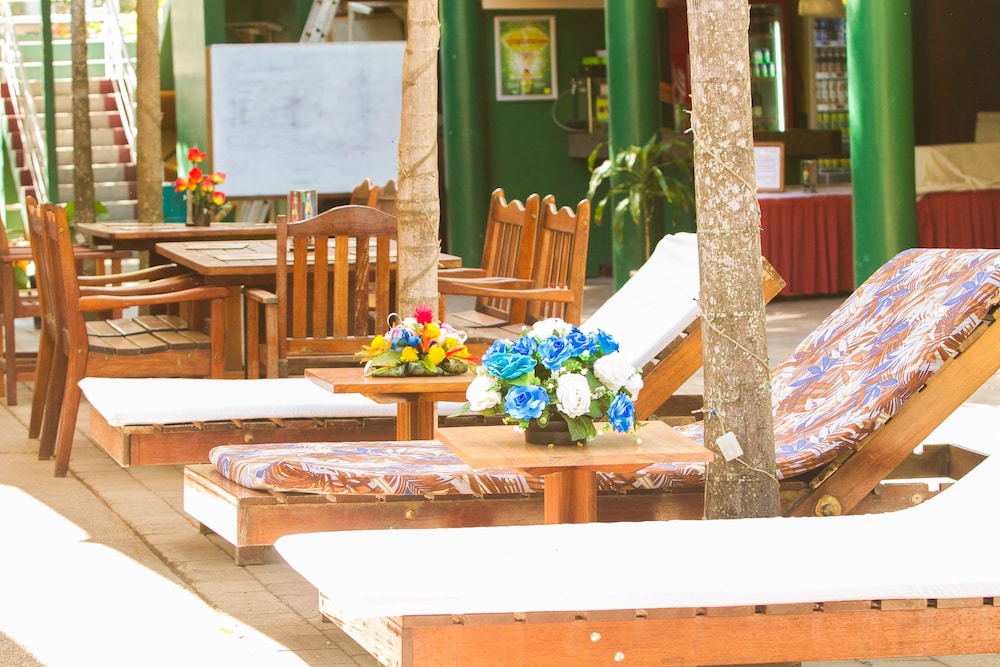 The Hideaway Hotel 37/39