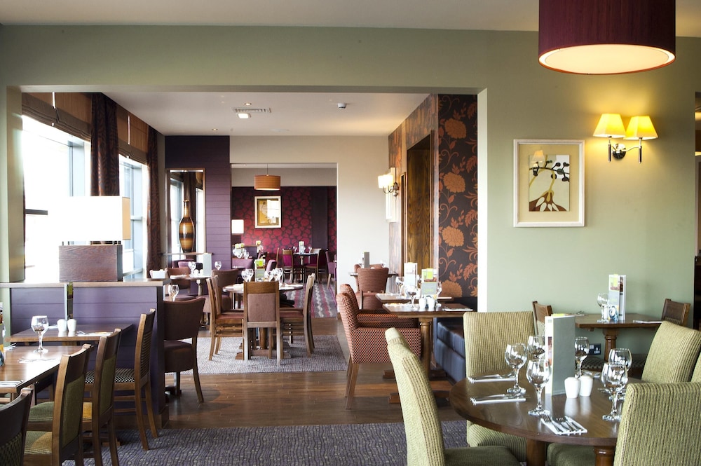 Premier Inn Edinburgh Park (The Gyle) 39/54