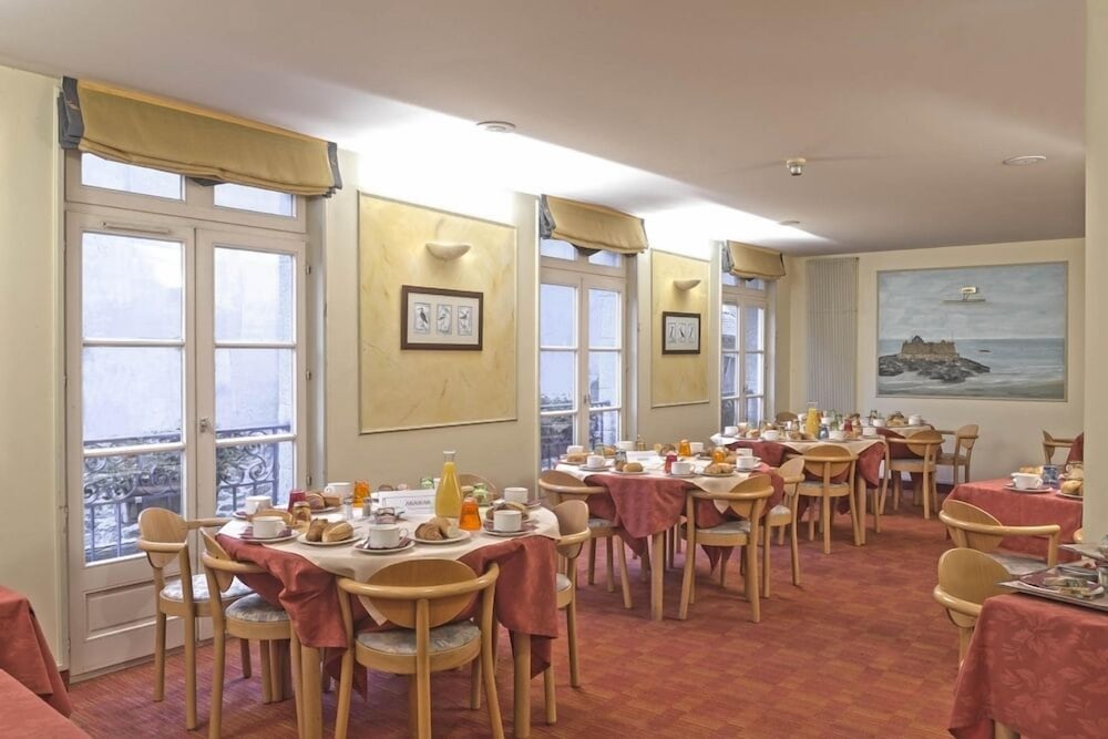 Hotel de La Cite 30/35