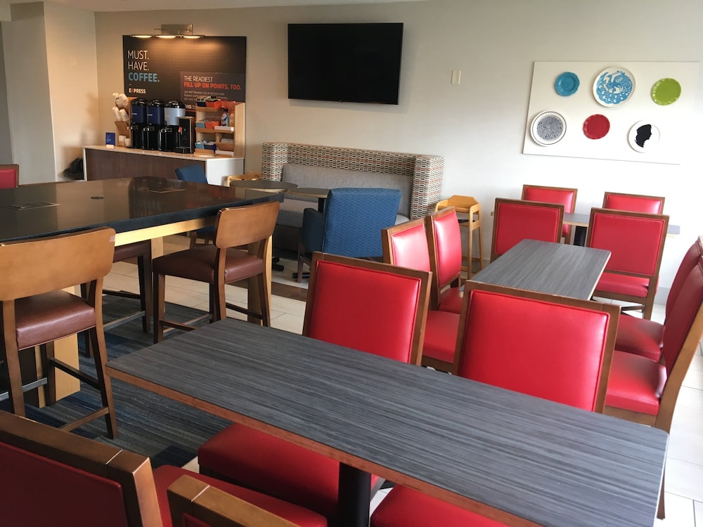 Holiday Inn Express Mt Vernon 27/41