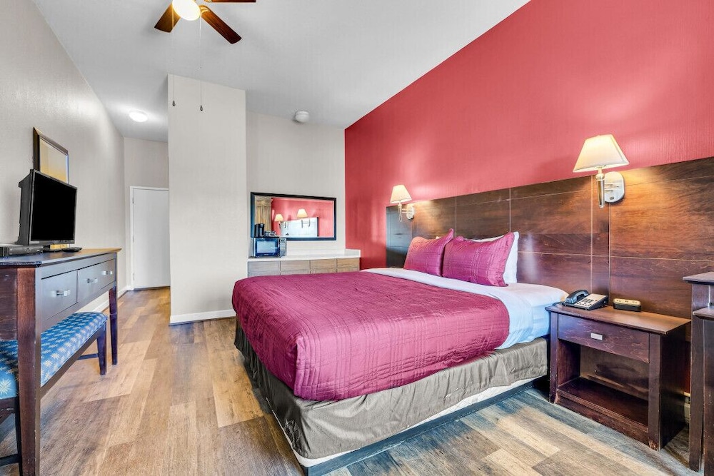 STANDARD, QUEEN BED
