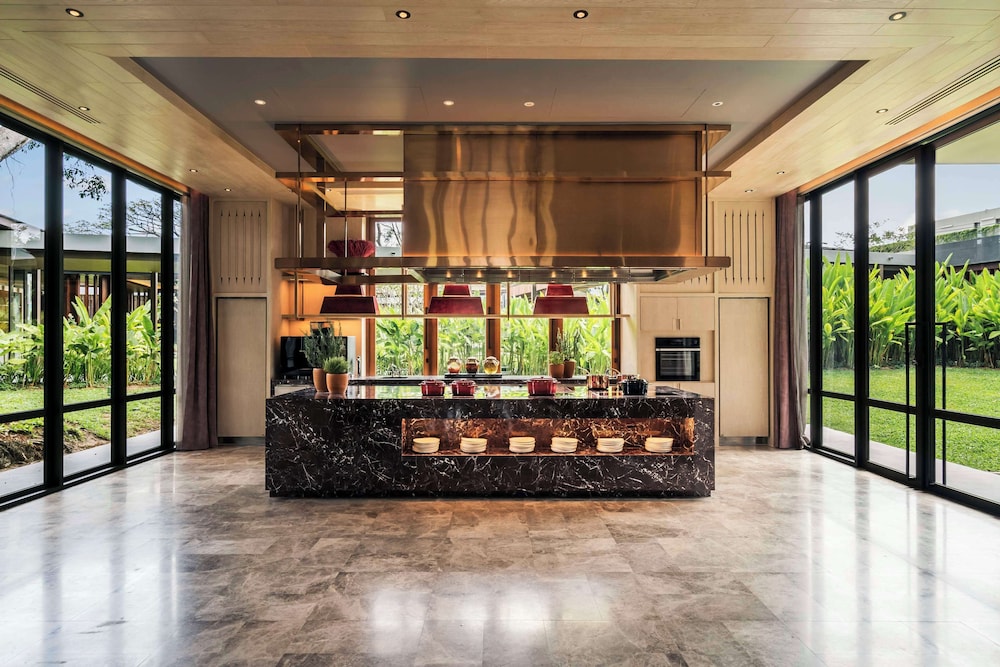 Andaz Pattaya Jomtien Beach 7/50