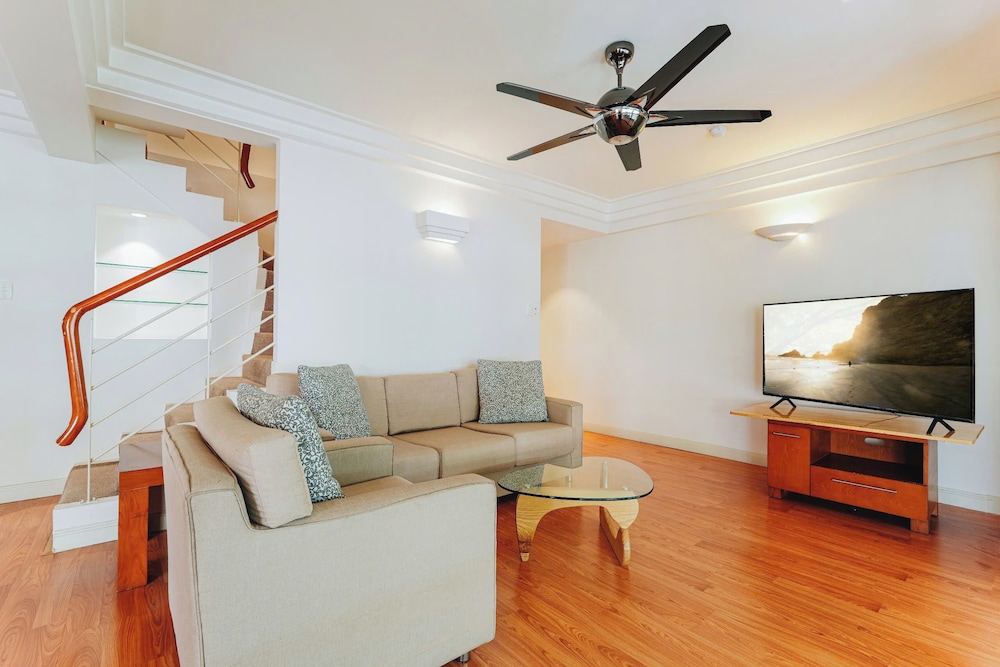 Saigon Apartments 54/72