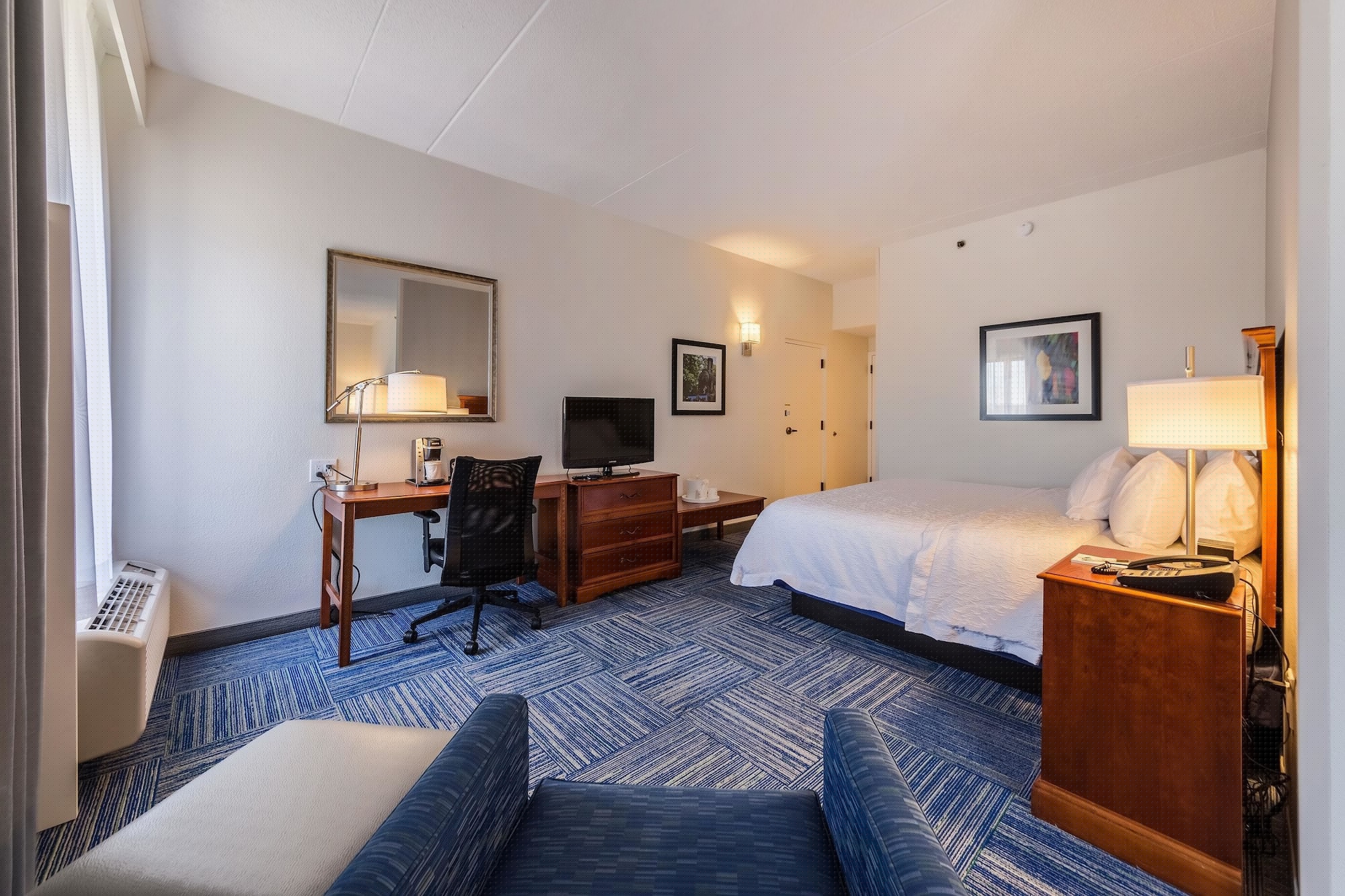 غرفة قياسية بسرير كينج، Allentown Park Hotel by The Red Collection 2/5