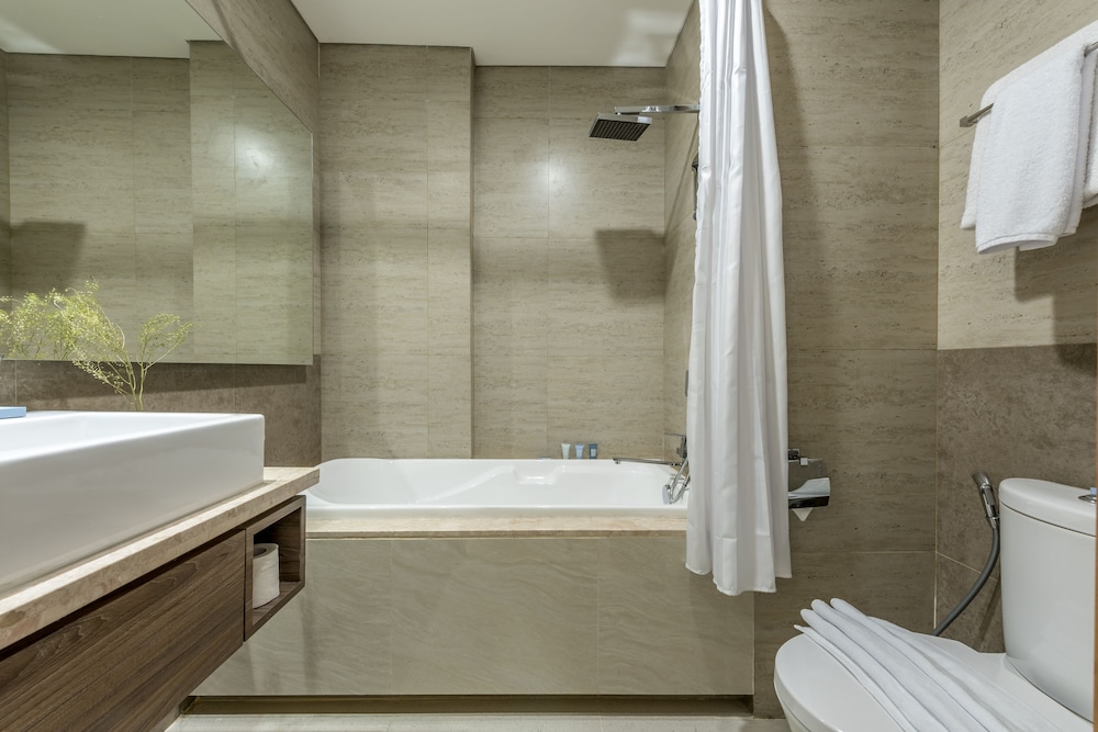 Grande Valore Hotel and Serviced Apartment (ex Oakwood Residence Cikarang) 16/68
