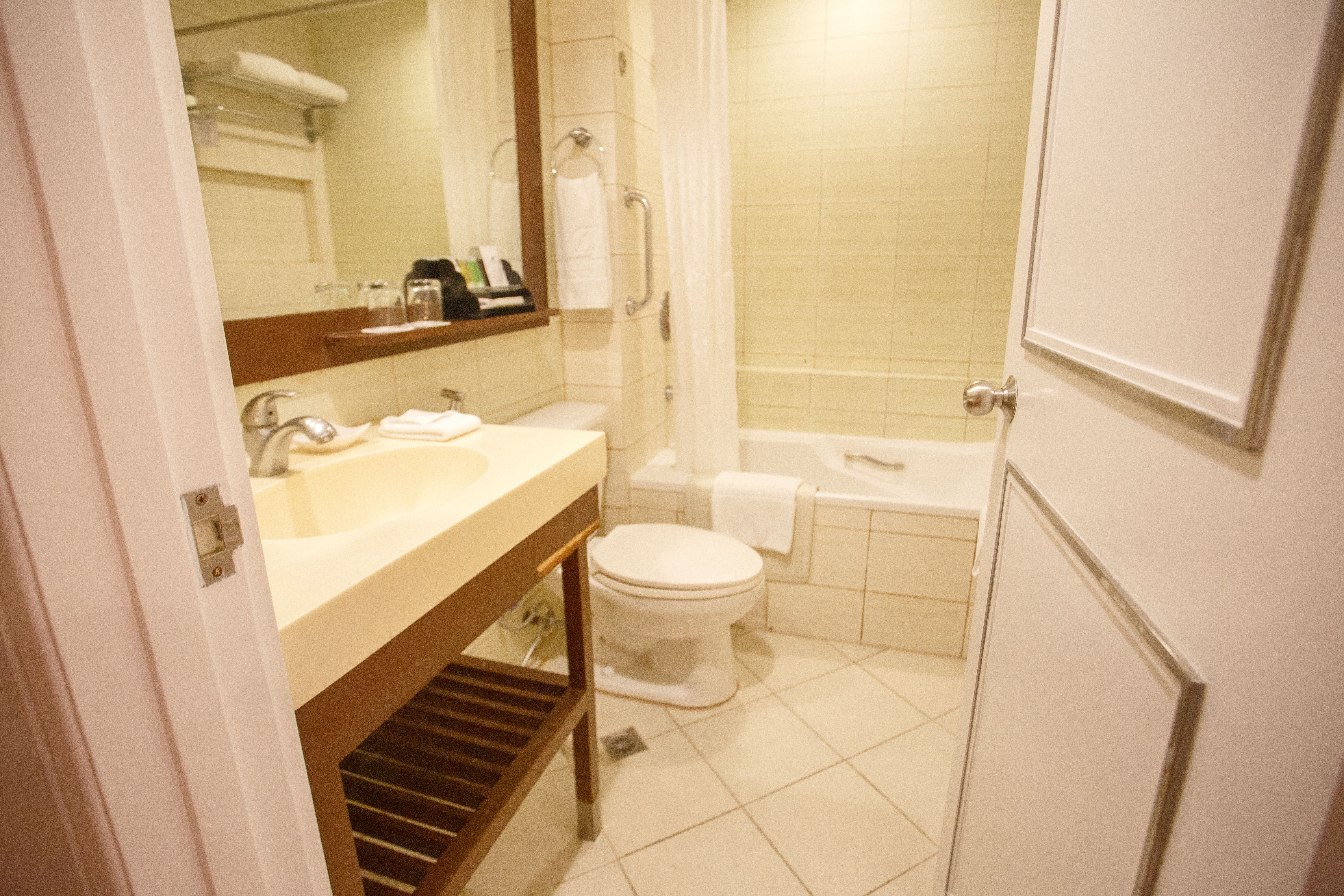 3 Bedrooms, Suite, The Linden Suites 5/6
