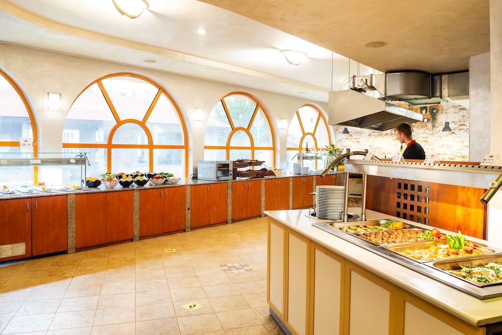 Sunrise Complex Hotel 4/50