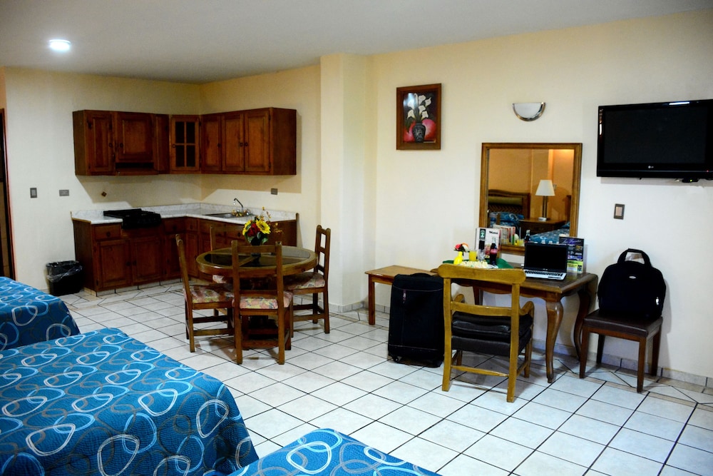 Hotel Las Fuentes 48/64
