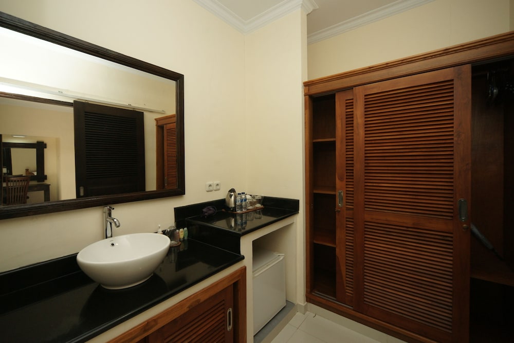 Swastika Bungalow 50/53