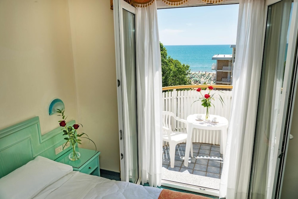 Salus Smart & Chic Hotel 19/34