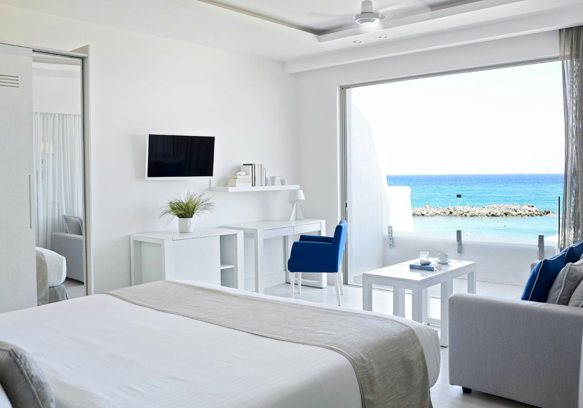 Knossos Beach Bungalows Suites Resort & Spa 3/25