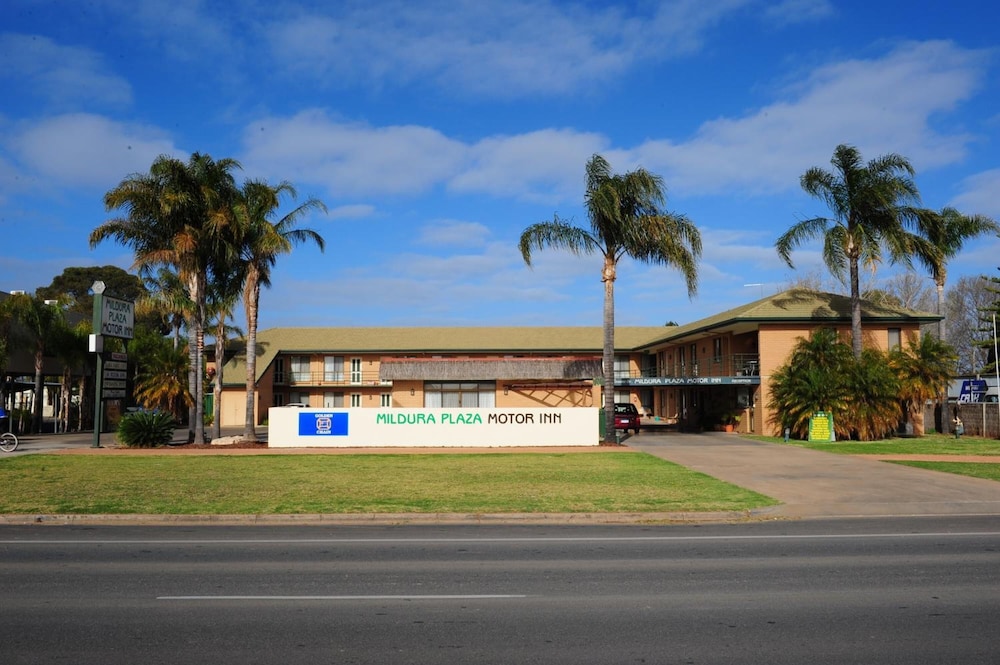 MILDURA PLAZA MOTOR INN 25/27
