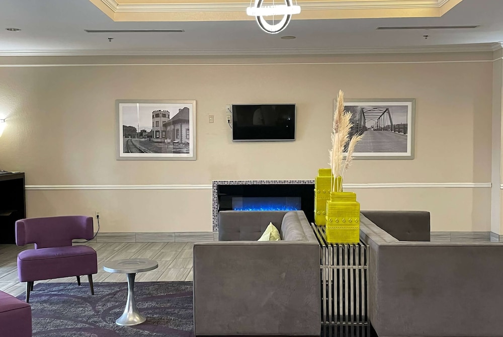 La Quinta Inn And Suites By Wyndham Waxahachie 29/40