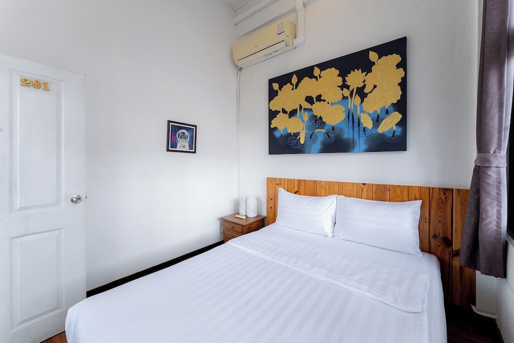 Ashi Hostel 10/73