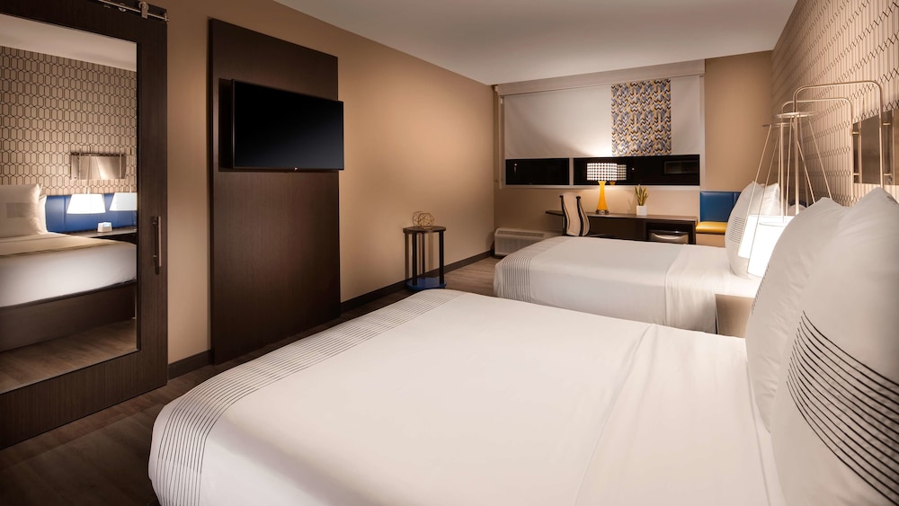 Glo Best Western Nashville 13/43