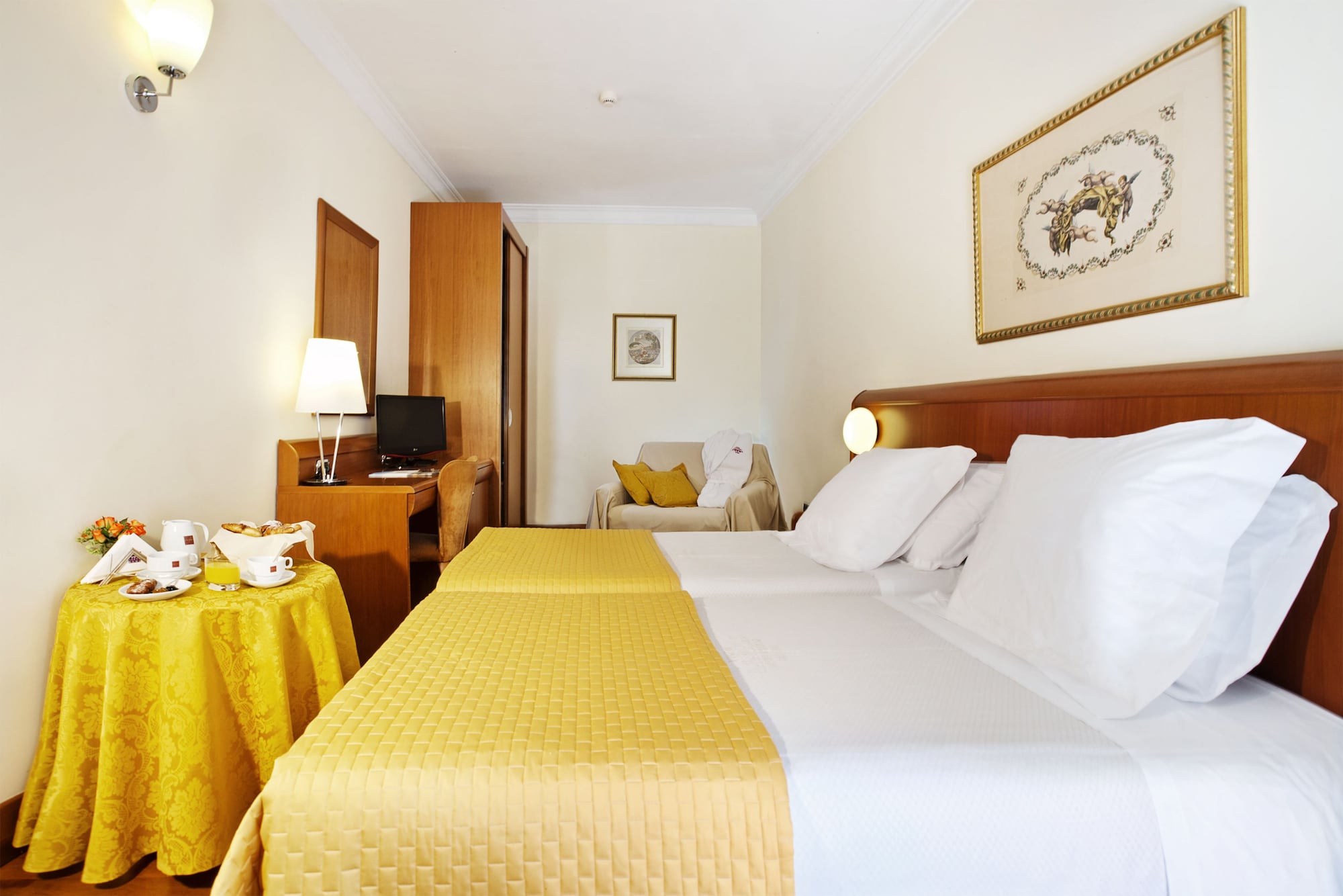 غرفة قياسية ثلاثية بسرير مزدوج وسرير فردي، Ponte Sisto Hotel 2/3