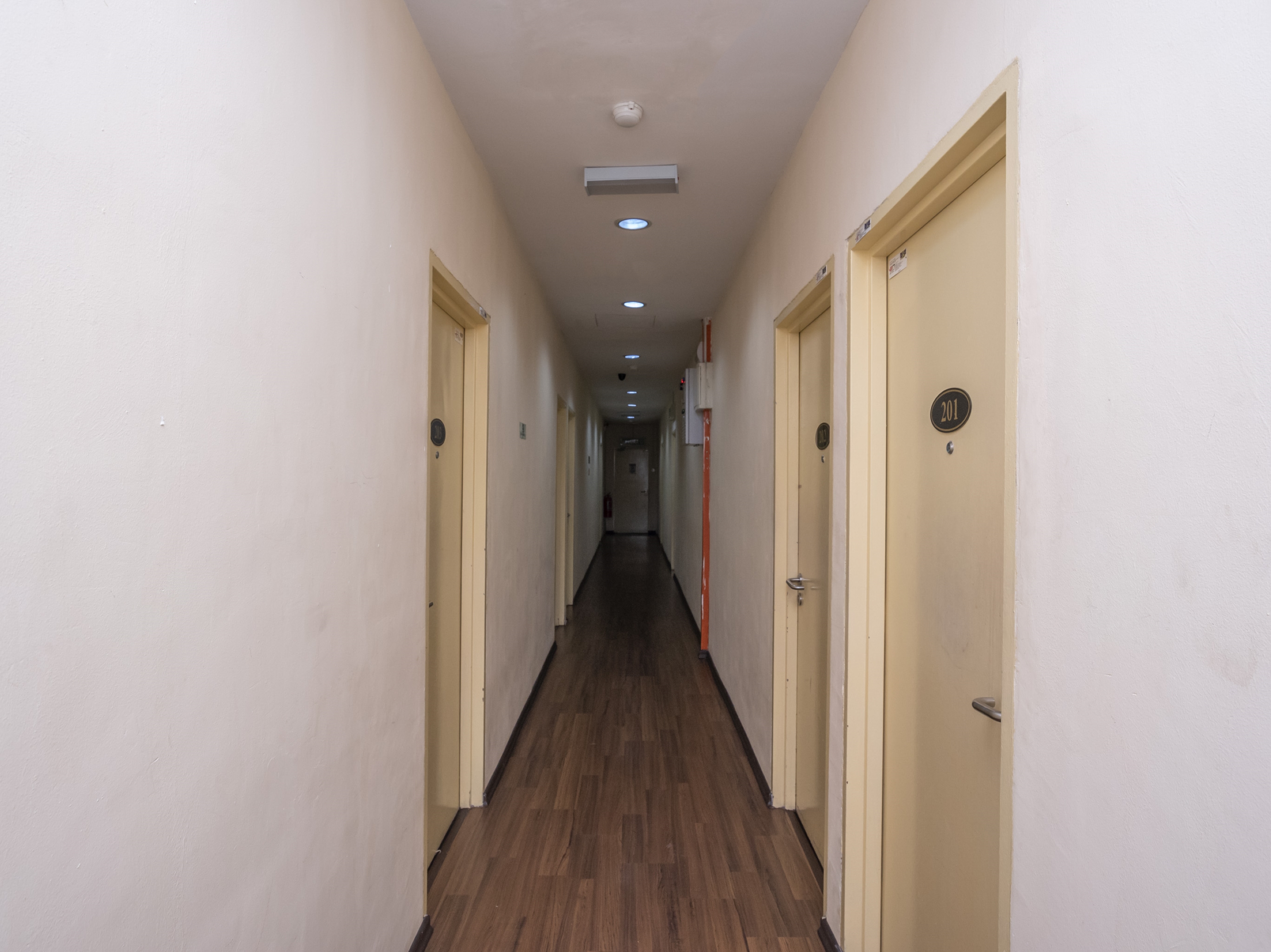 Oyo 614 D'pinetrees Hotel 15/26