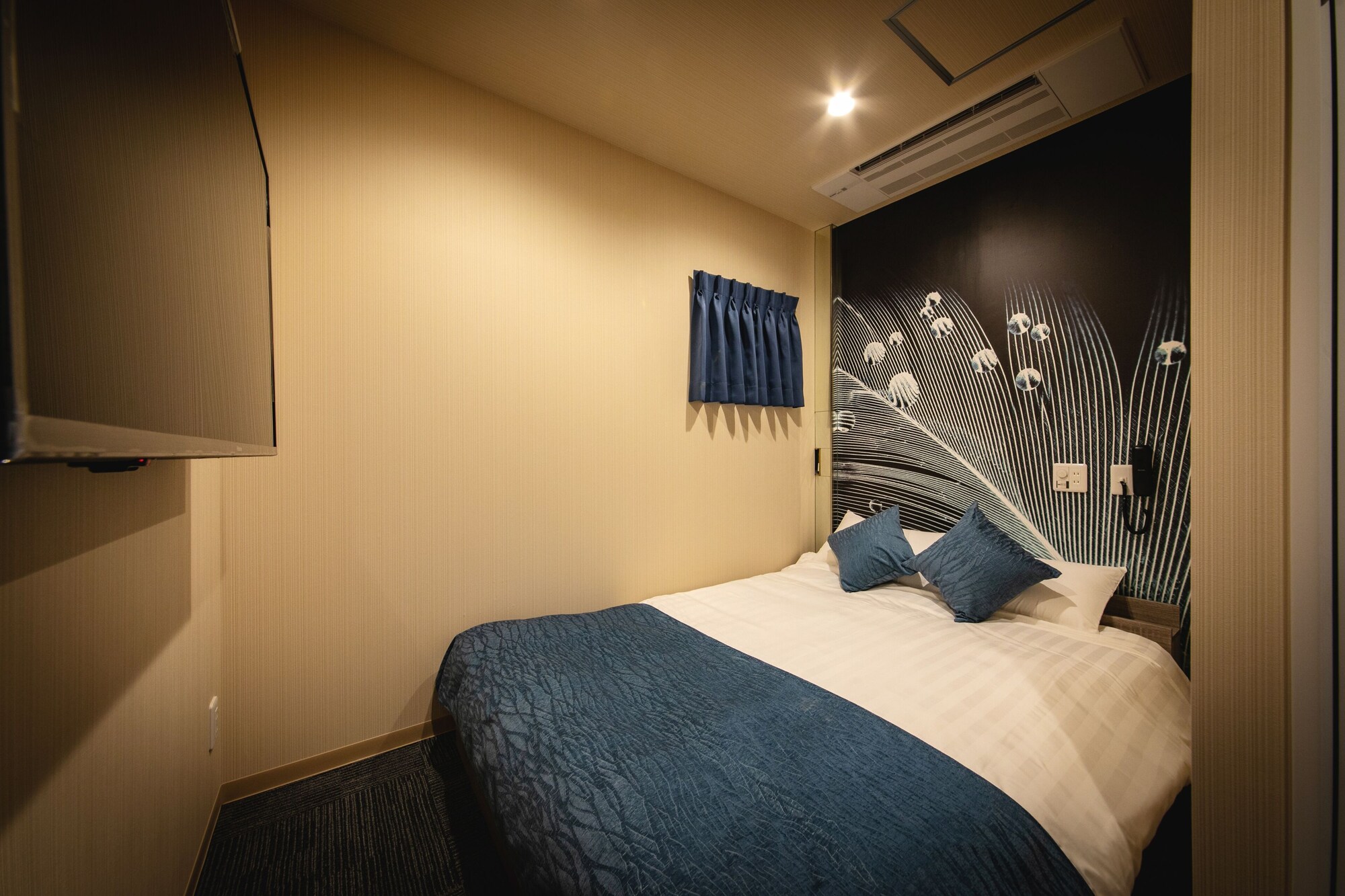 Fun, Standard, Double Bed, Electronic Cigarette Only, Smoking