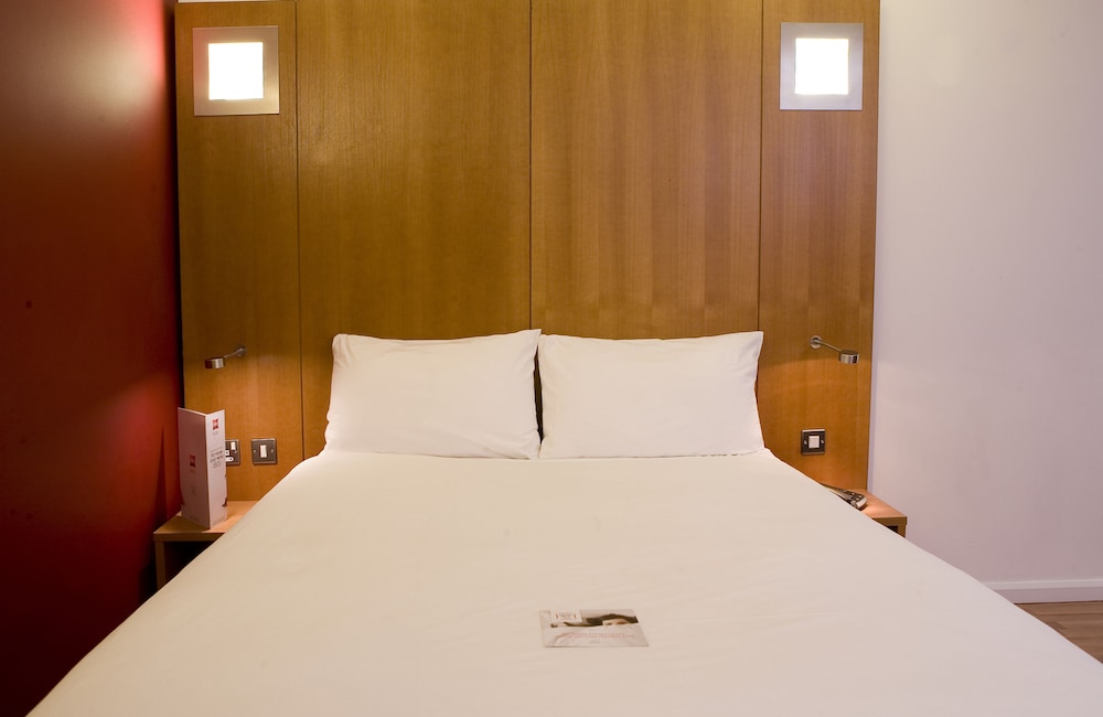 Ibis Swansea 24/63