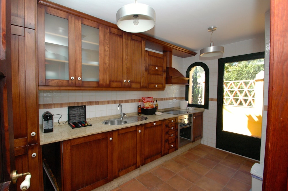 Montemares Golf Luxury Apartments 3/50