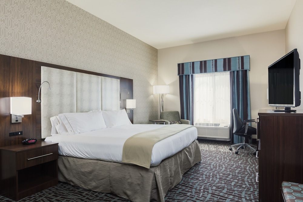 Holiday Inn Express Suites Eureka 13/56