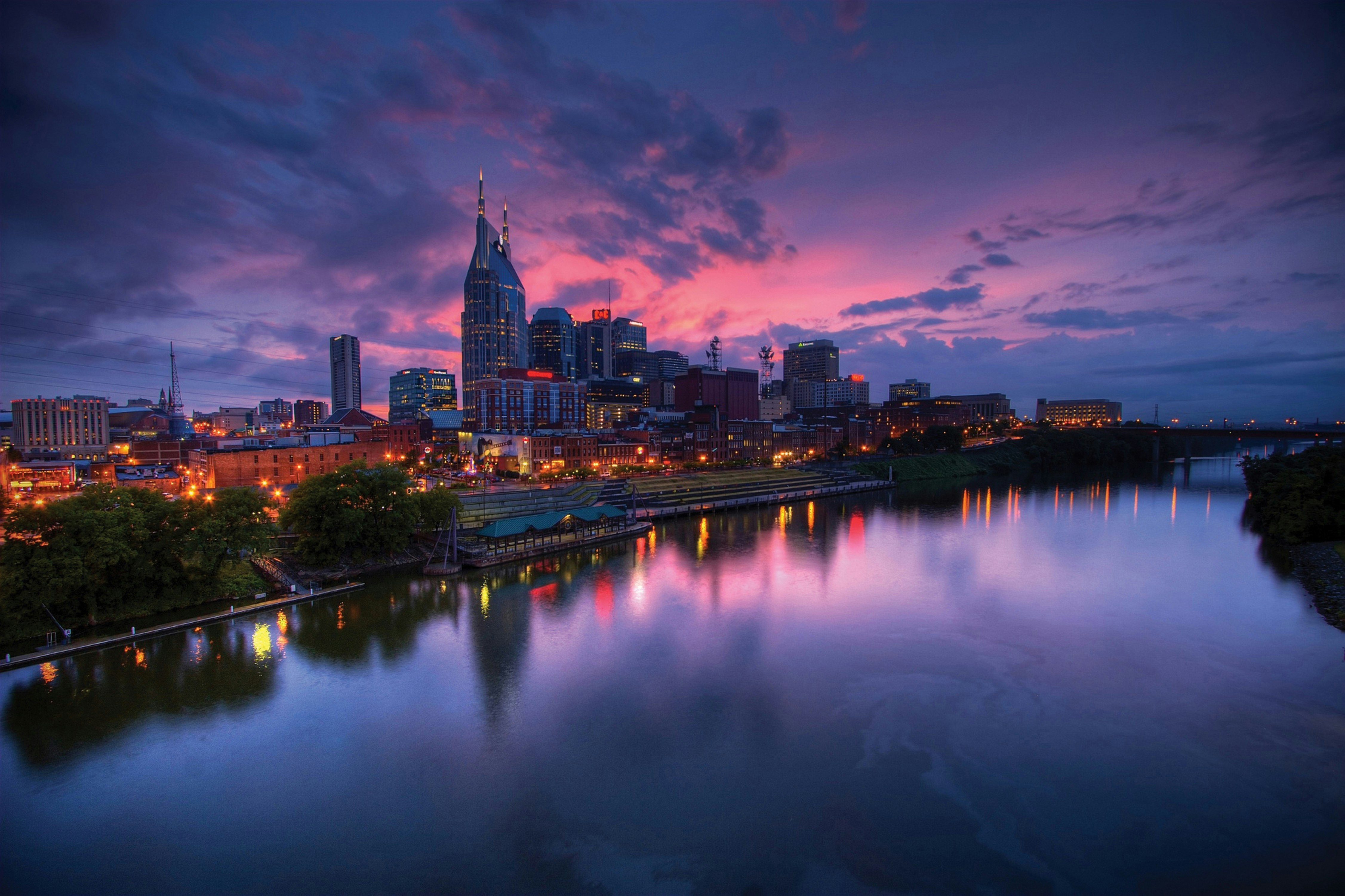 DoubleTree by Hilton Hotel Nashville Downtown 75/79