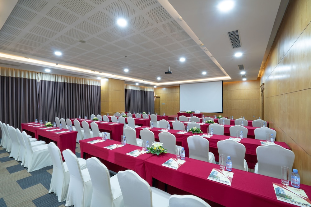 Serene Beach Hotel Danang 62/69