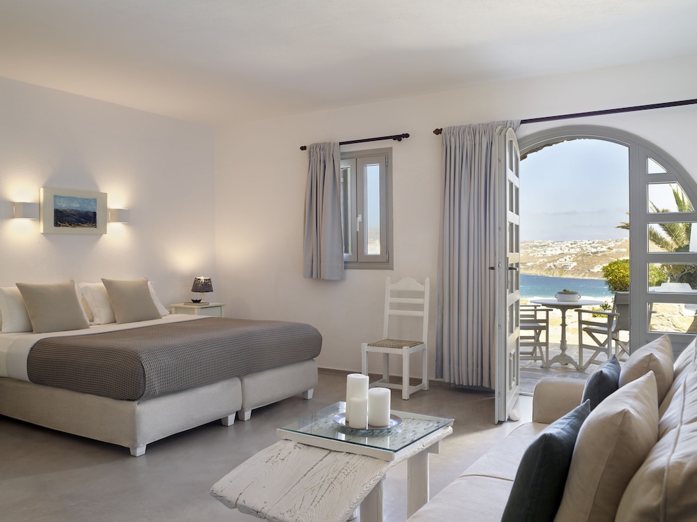 Wonderful, Junior, Studio, Double Bed, Sea View, Sofa، Kallos of Mykonos 2/2