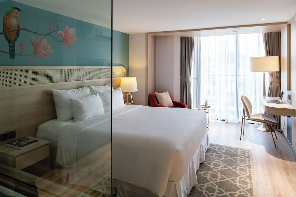 DELUXE, DOUBLE BED, CITY VIEW