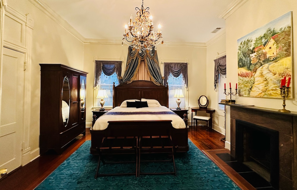 Magnolia, King Bed
