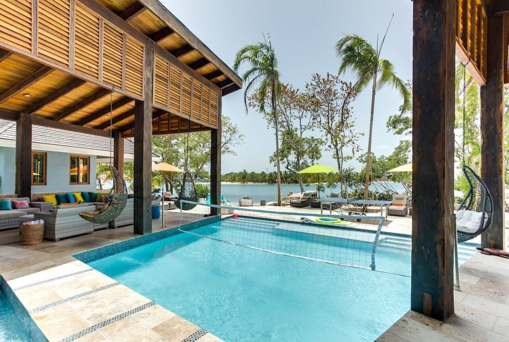 The Enclave- Private Island 16/50