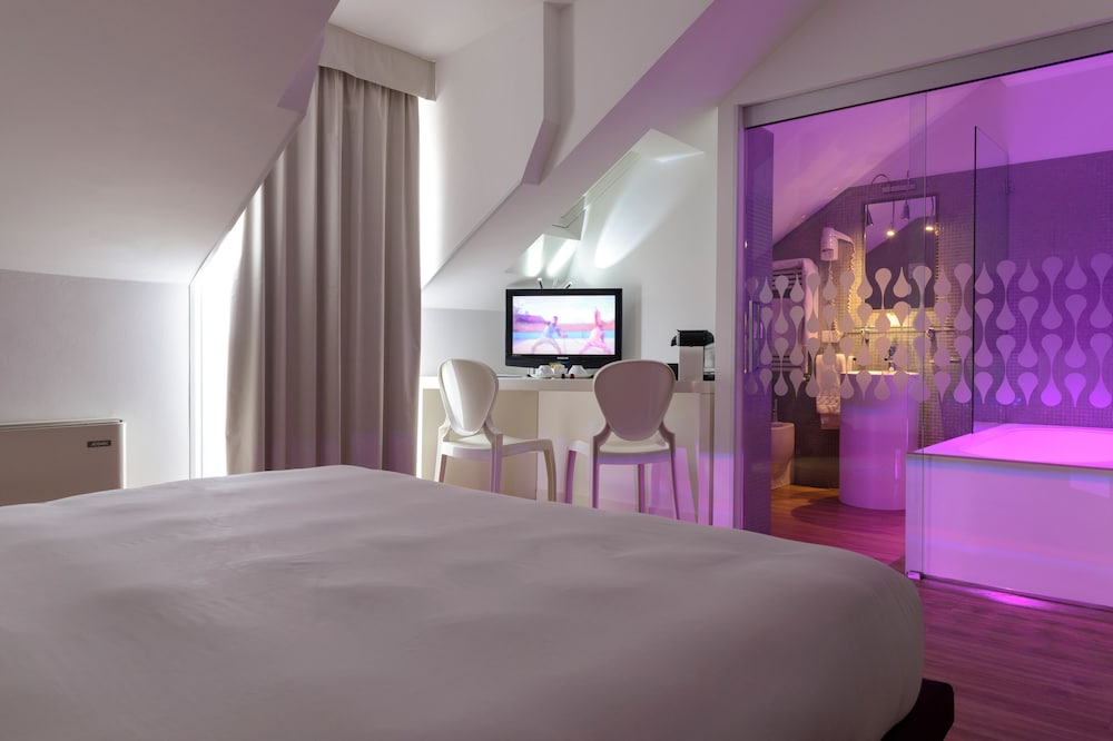 SUPERIOR, SINGLE, DOUBLE BED