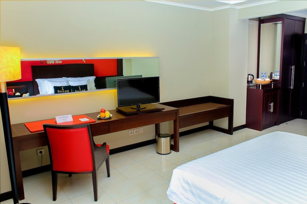 Zurich Hotel 7/48
