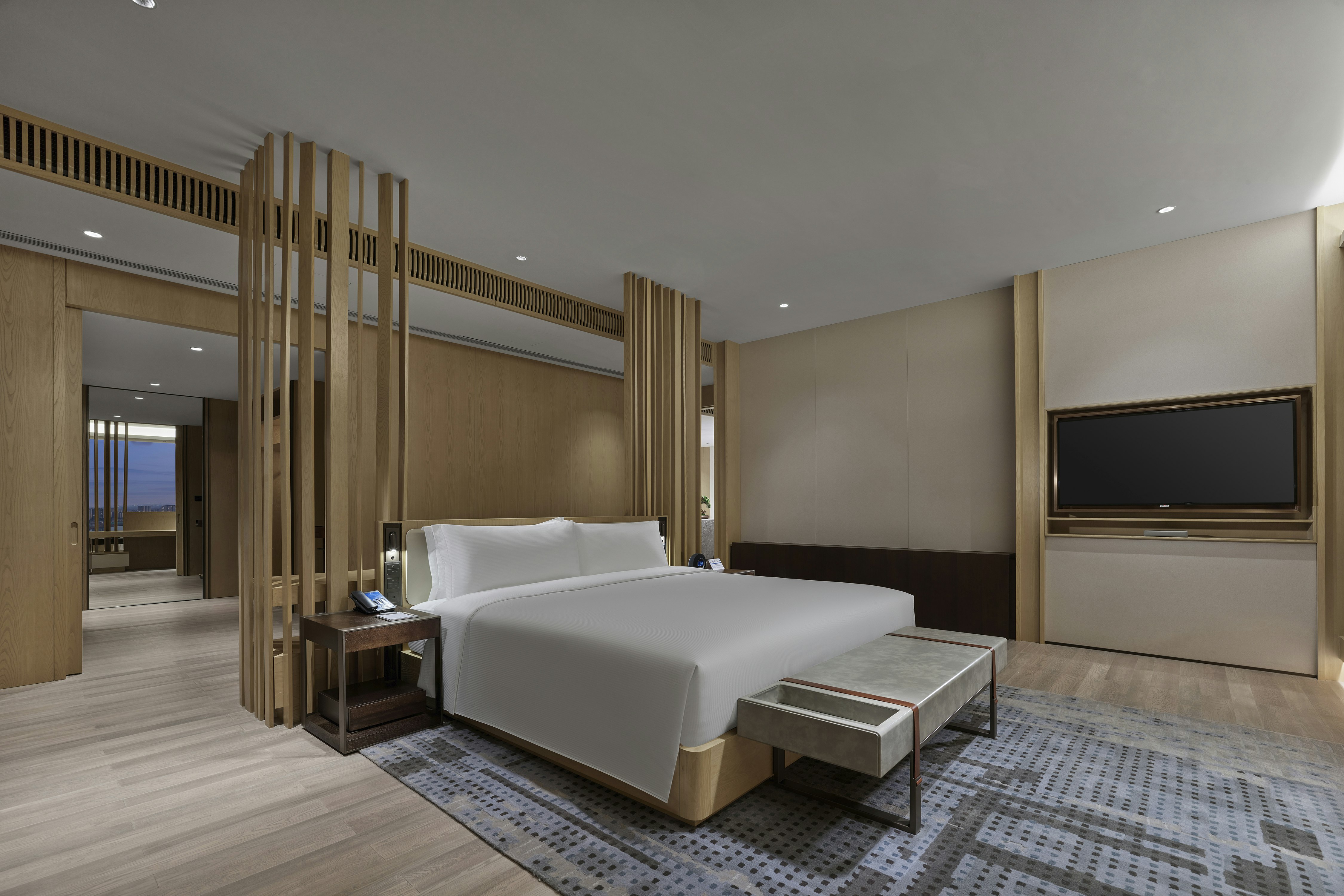 PREMIUM, SUITE, KING BED, LAKE VIEW