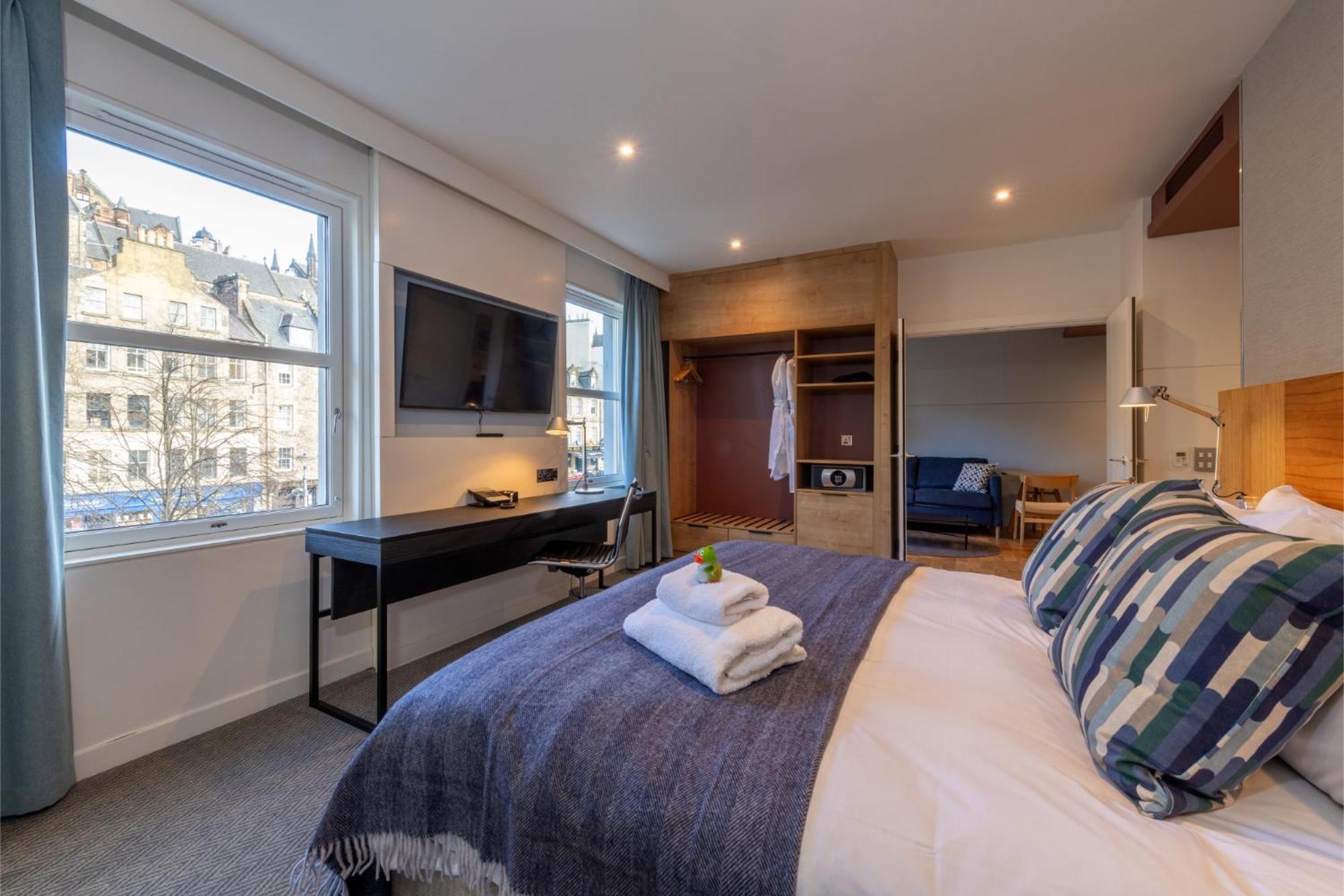 Suite, Castle View