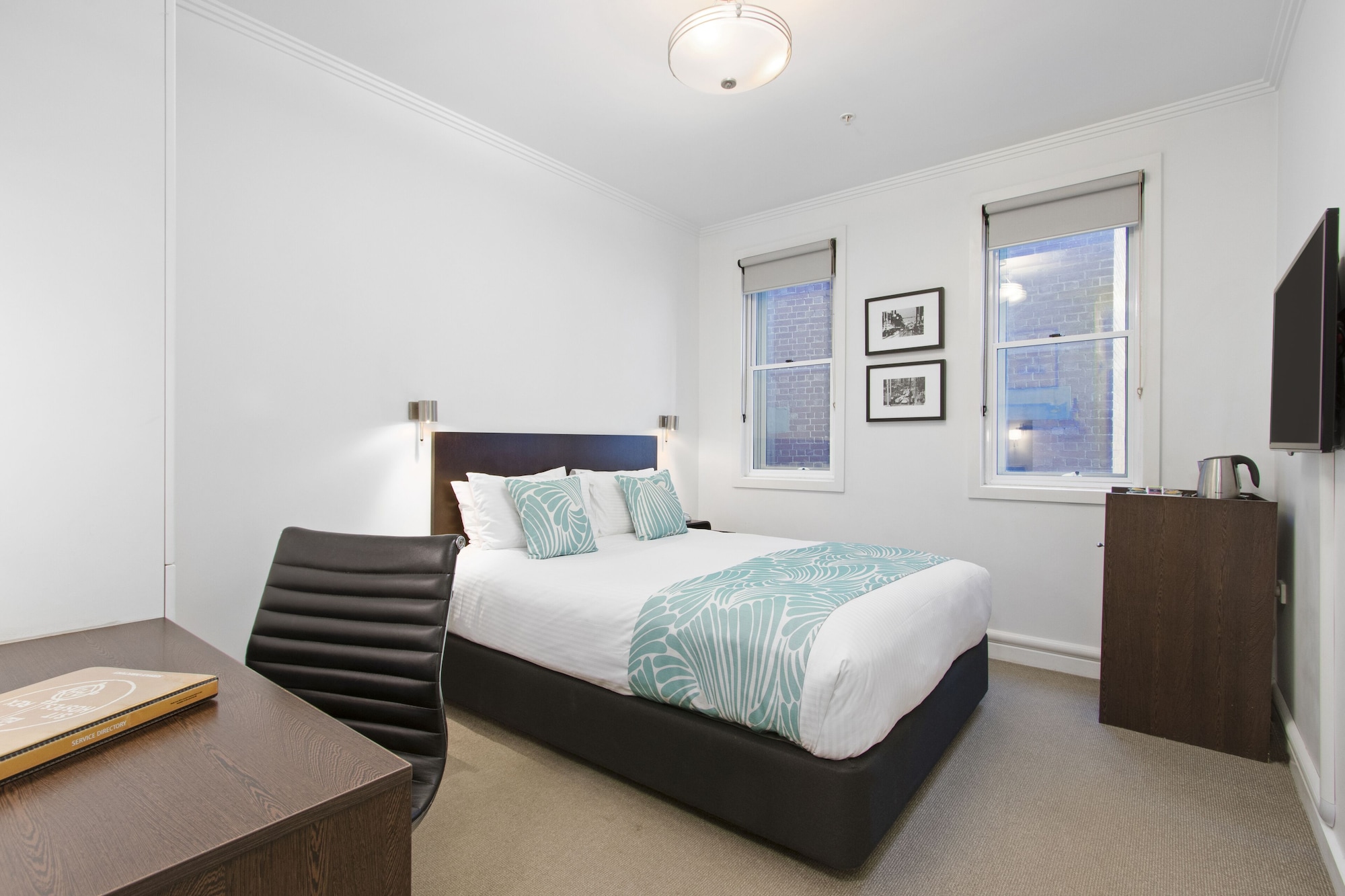 PETITE, QUEEN BED