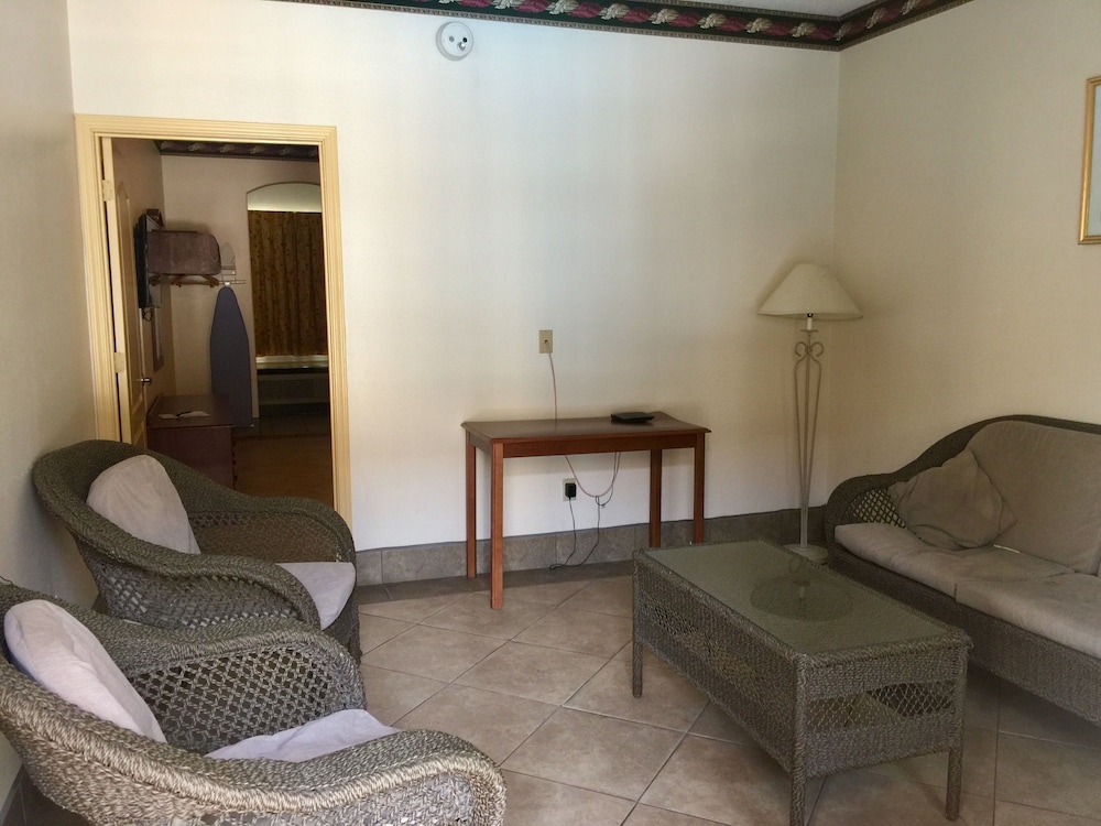 Texas Inn and Suites - Rio Grande Valley 43/62